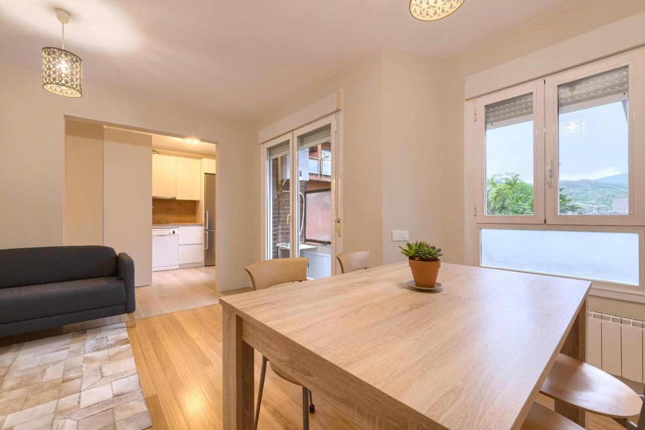 Ferienwohnung Vivienda Turistica Reformada En Zona Residencial Con Garaje Y Wifi Bilbao Exterior foto